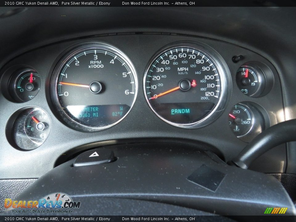2010 GMC Yukon Denali AWD Pure Silver Metallic / Ebony Photo #32