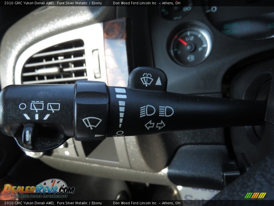 2010 GMC Yukon Denali AWD Pure Silver Metallic / Ebony Photo #34