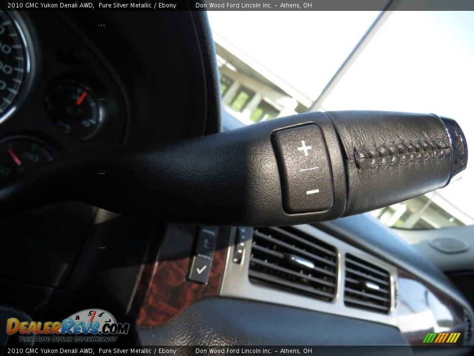 2010 GMC Yukon Denali AWD Pure Silver Metallic / Ebony Photo #35