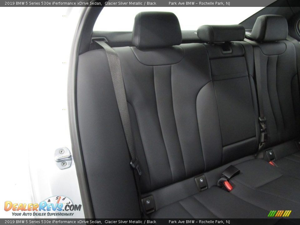 2019 BMW 5 Series 530e iPerformance xDrive Sedan Glacier Silver Metallic / Black Photo #17