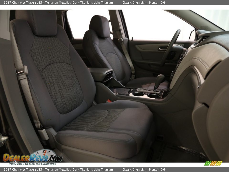 2017 Chevrolet Traverse LT Tungsten Metallic / Dark Titanium/Light Titanium Photo #16