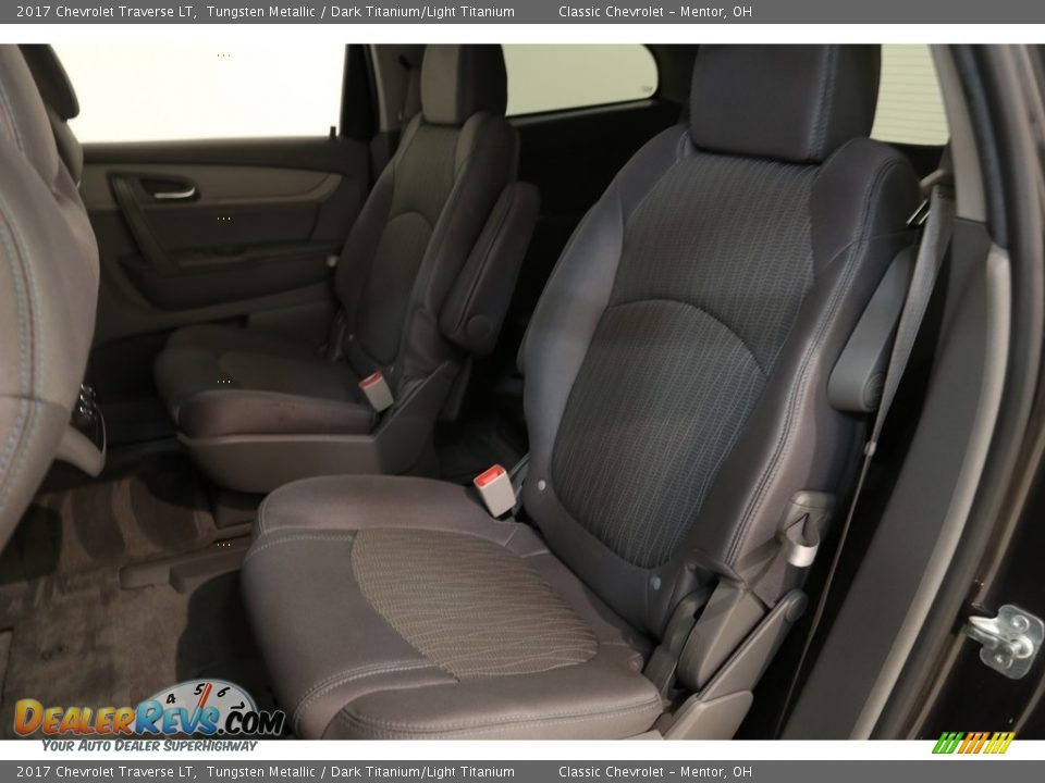 2017 Chevrolet Traverse LT Tungsten Metallic / Dark Titanium/Light Titanium Photo #18