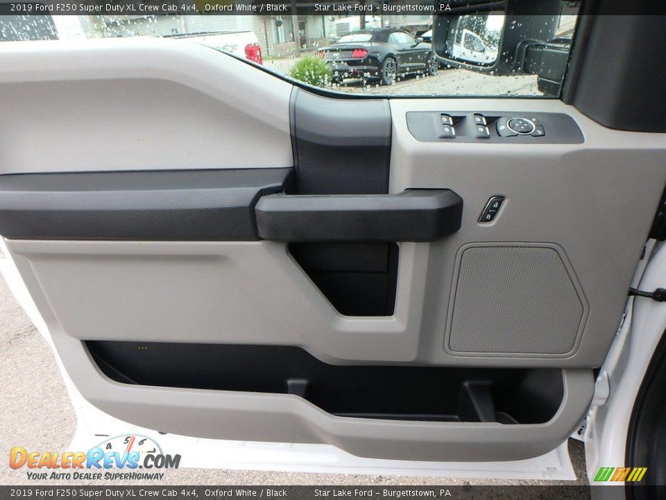 2019 Ford F250 Super Duty XL Crew Cab 4x4 Oxford White / Black Photo #13