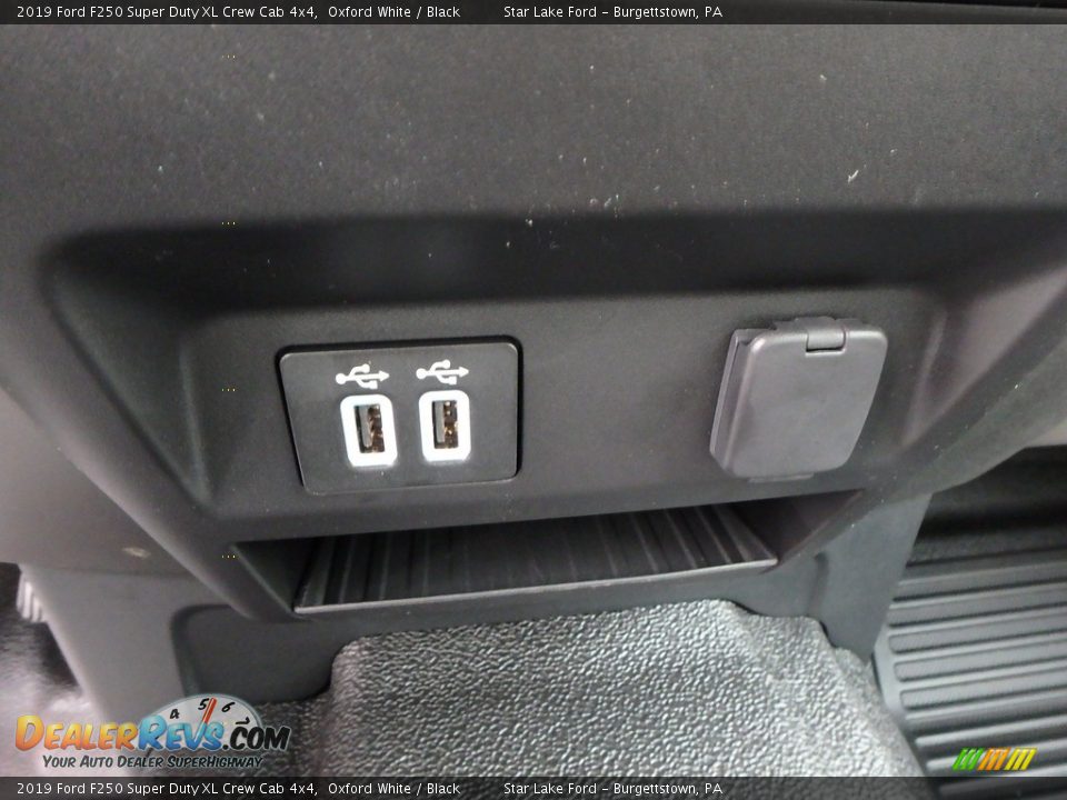 2019 Ford F250 Super Duty XL Crew Cab 4x4 Oxford White / Black Photo #20
