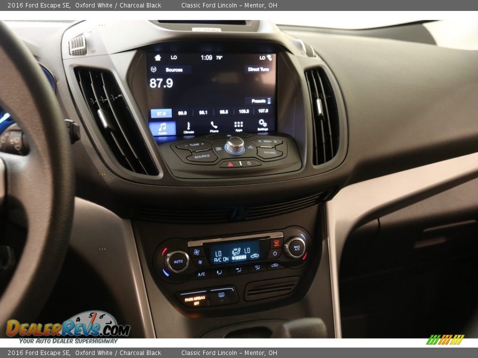 2016 Ford Escape SE Oxford White / Charcoal Black Photo #9