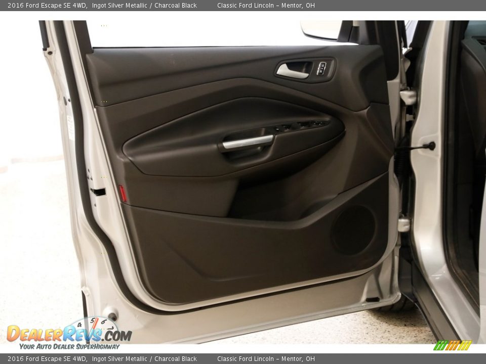 2016 Ford Escape SE 4WD Ingot Silver Metallic / Charcoal Black Photo #4
