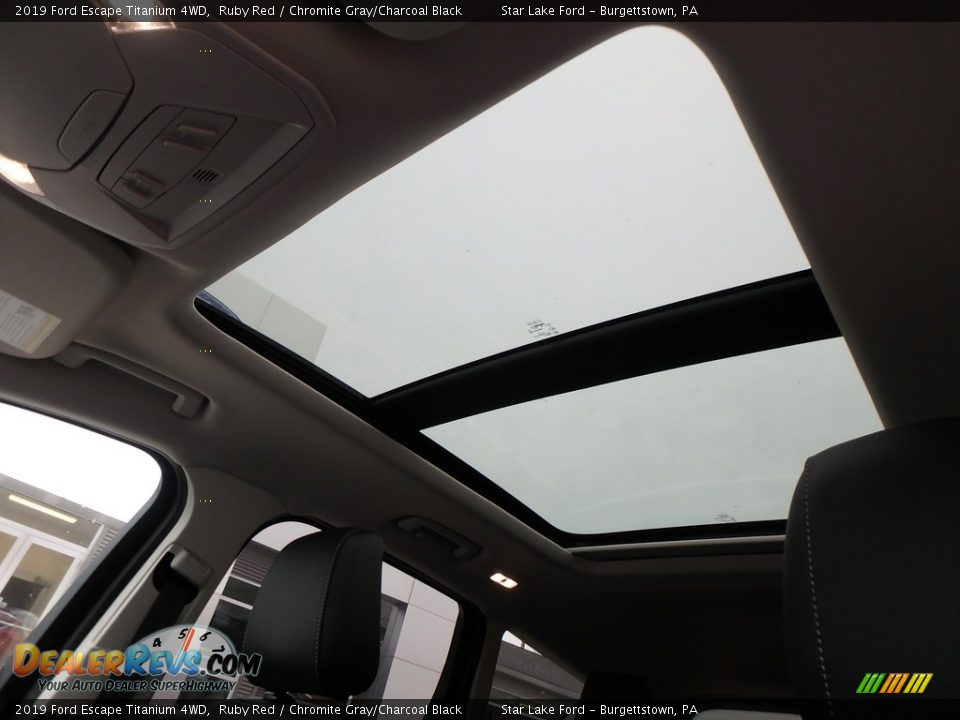 2019 Ford Escape Titanium 4WD Ruby Red / Chromite Gray/Charcoal Black Photo #16