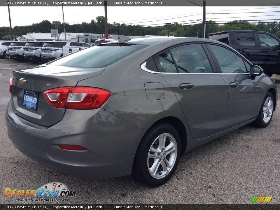 2017 Chevrolet Cruze LT Pepperdust Metallic / Jet Black Photo #9