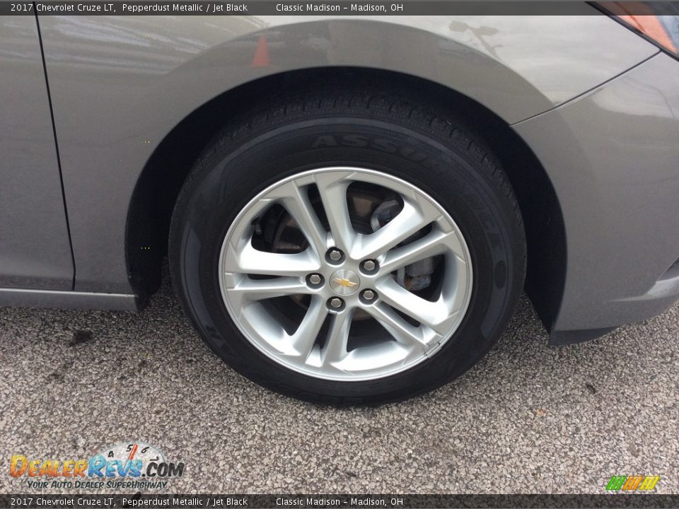 2017 Chevrolet Cruze LT Pepperdust Metallic / Jet Black Photo #11