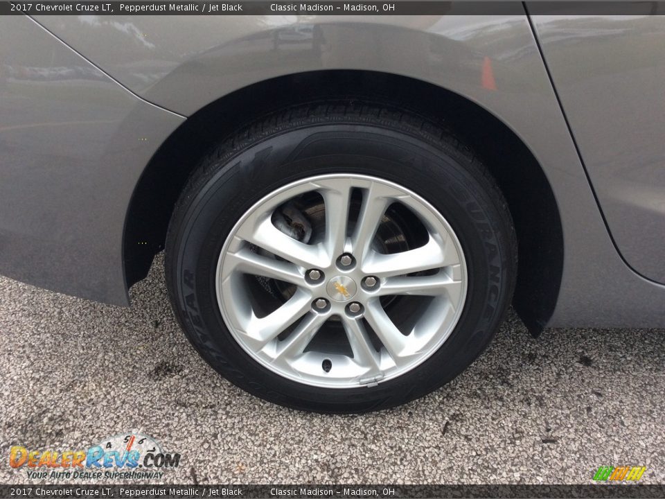 2017 Chevrolet Cruze LT Pepperdust Metallic / Jet Black Photo #12