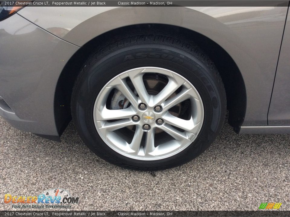 2017 Chevrolet Cruze LT Pepperdust Metallic / Jet Black Photo #14