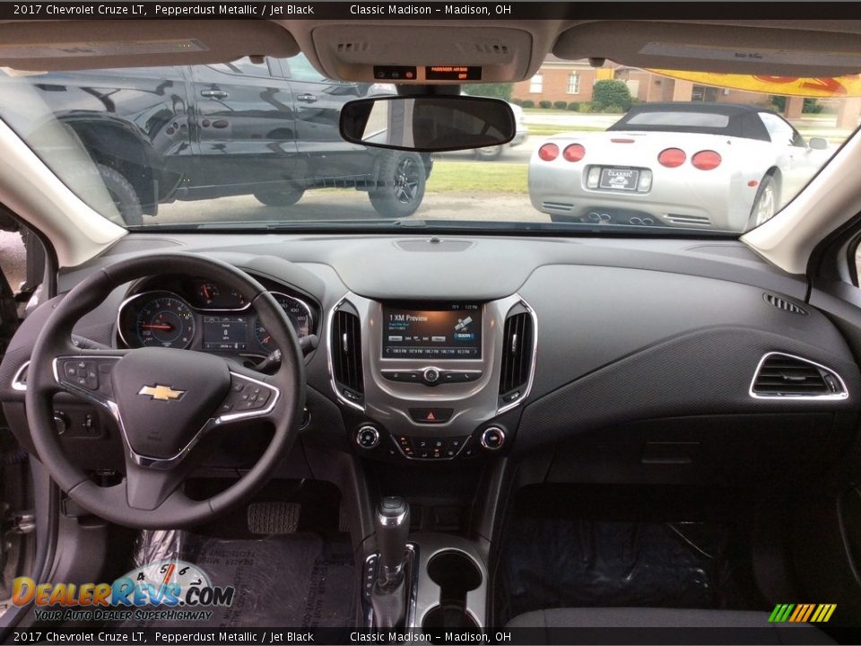 2017 Chevrolet Cruze LT Pepperdust Metallic / Jet Black Photo #17
