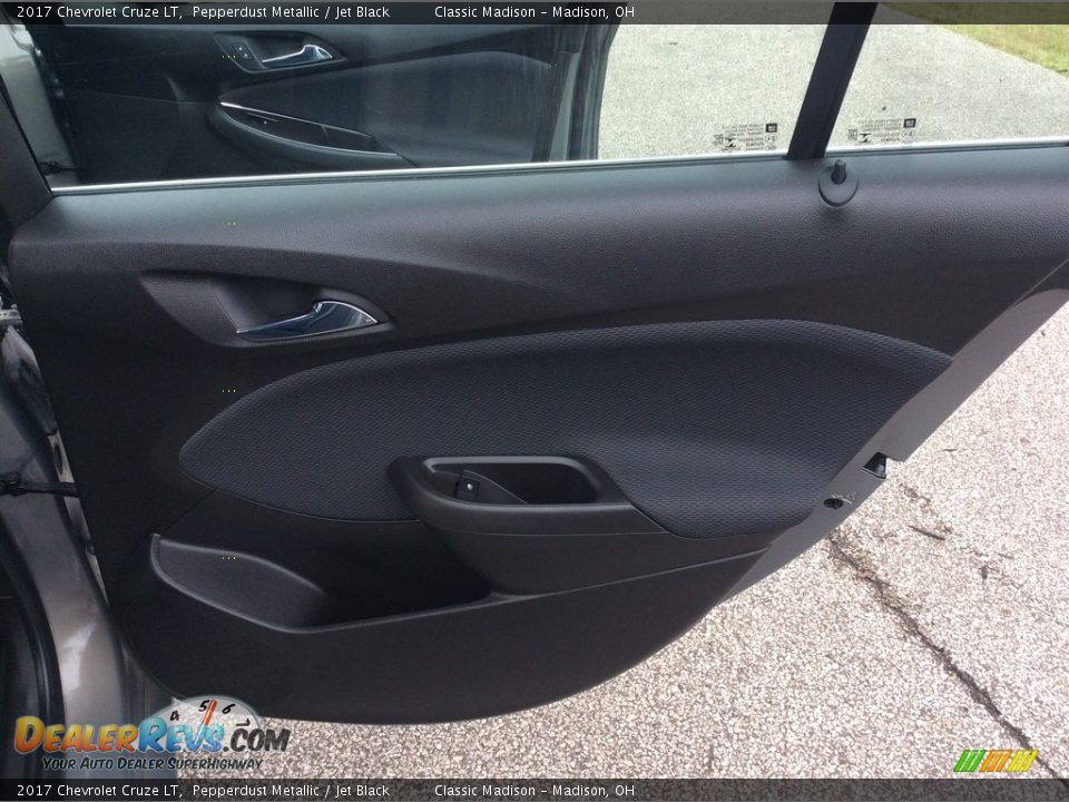 2017 Chevrolet Cruze LT Pepperdust Metallic / Jet Black Photo #22