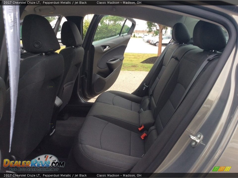2017 Chevrolet Cruze LT Pepperdust Metallic / Jet Black Photo #25