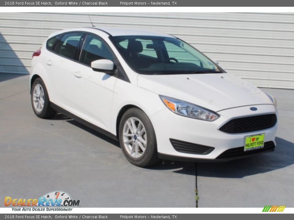 2018 Ford Focus SE Hatch Oxford White / Charcoal Black Photo #2
