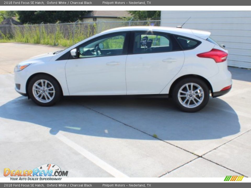 2018 Ford Focus SE Hatch Oxford White / Charcoal Black Photo #6