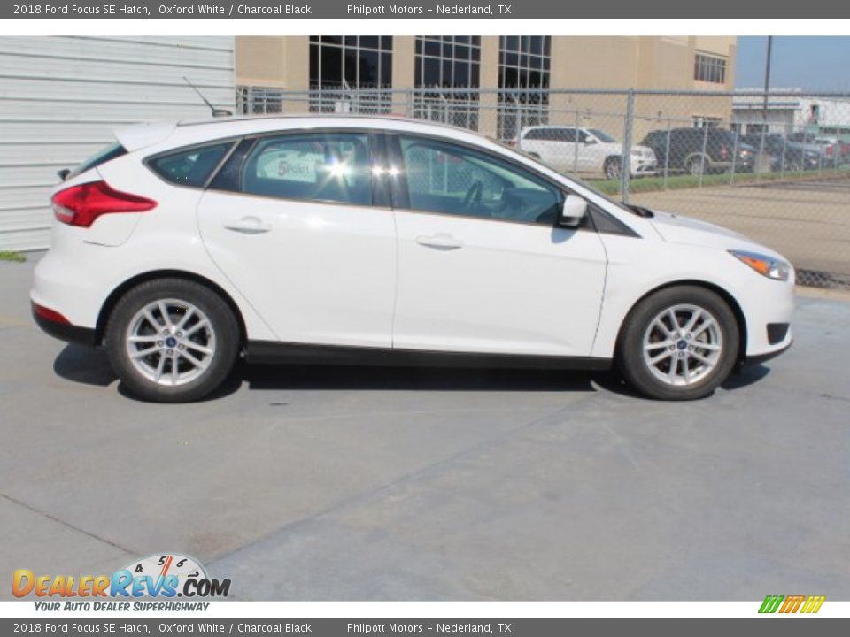 2018 Ford Focus SE Hatch Oxford White / Charcoal Black Photo #10