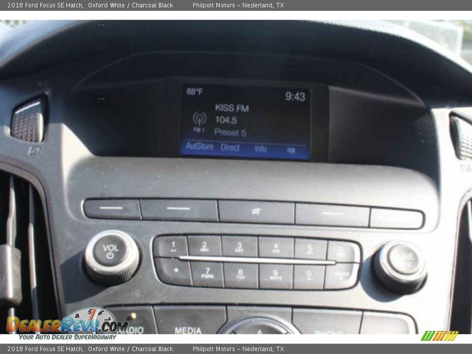 2018 Ford Focus SE Hatch Oxford White / Charcoal Black Photo #13