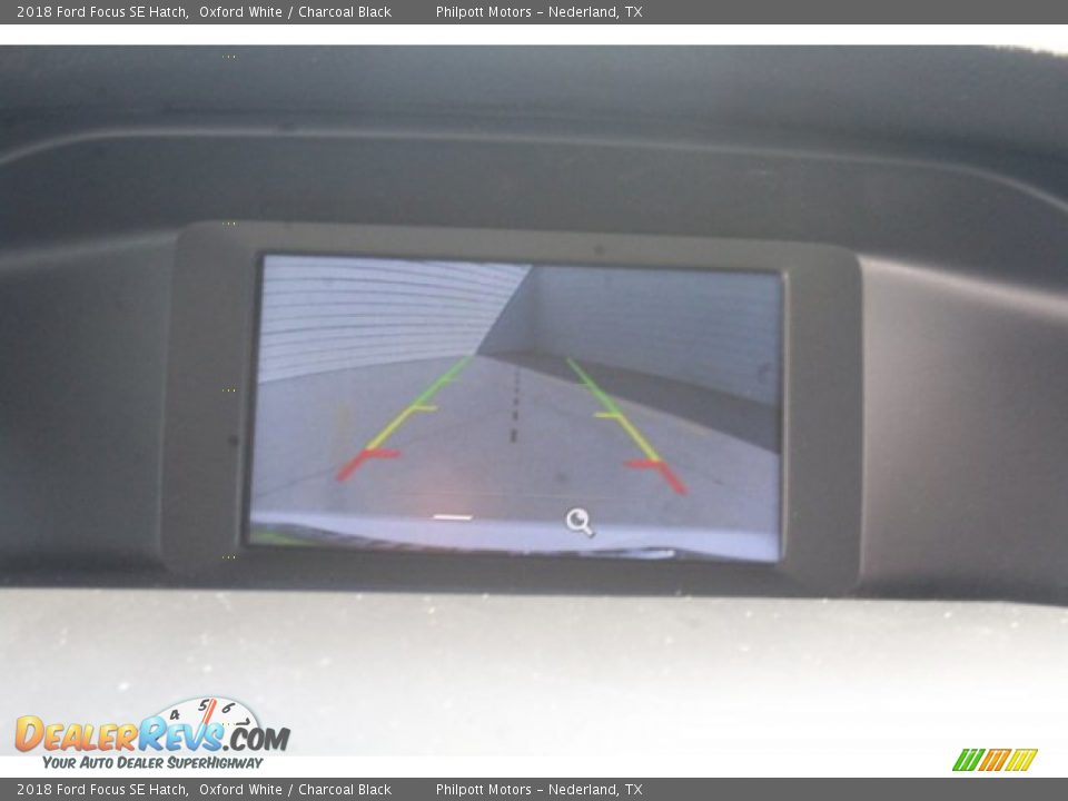 2018 Ford Focus SE Hatch Oxford White / Charcoal Black Photo #15