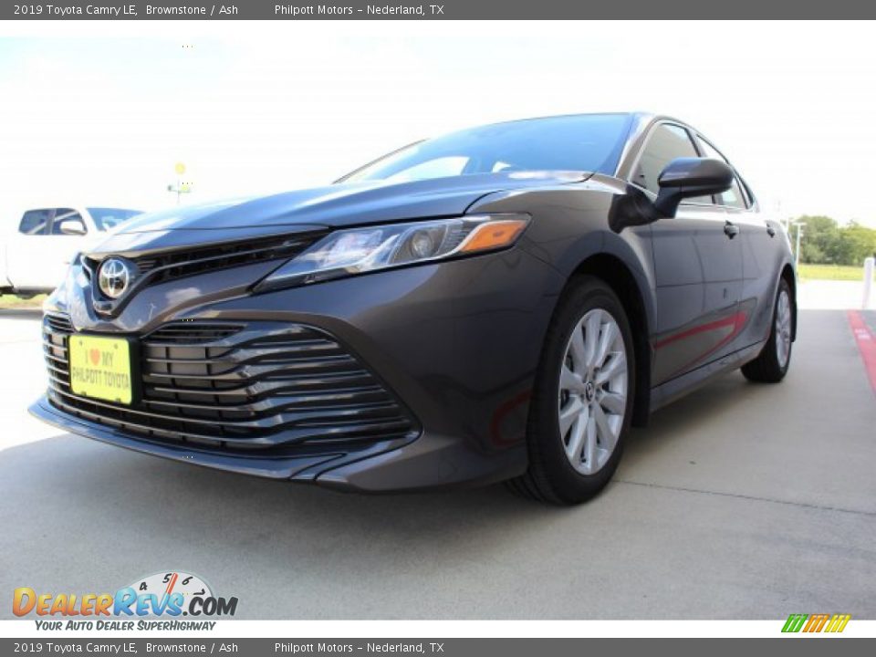 2019 Toyota Camry LE Brownstone / Ash Photo #4
