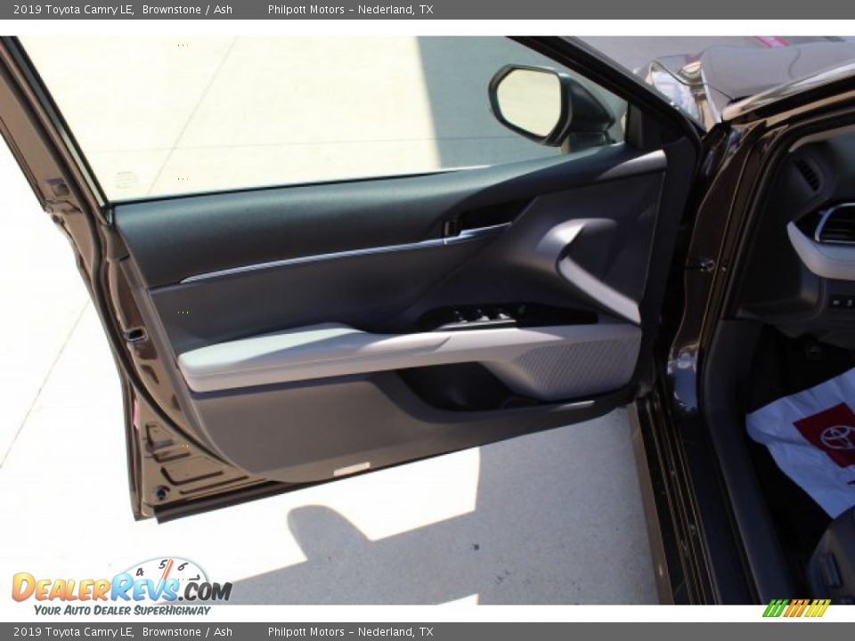 2019 Toyota Camry LE Brownstone / Ash Photo #9
