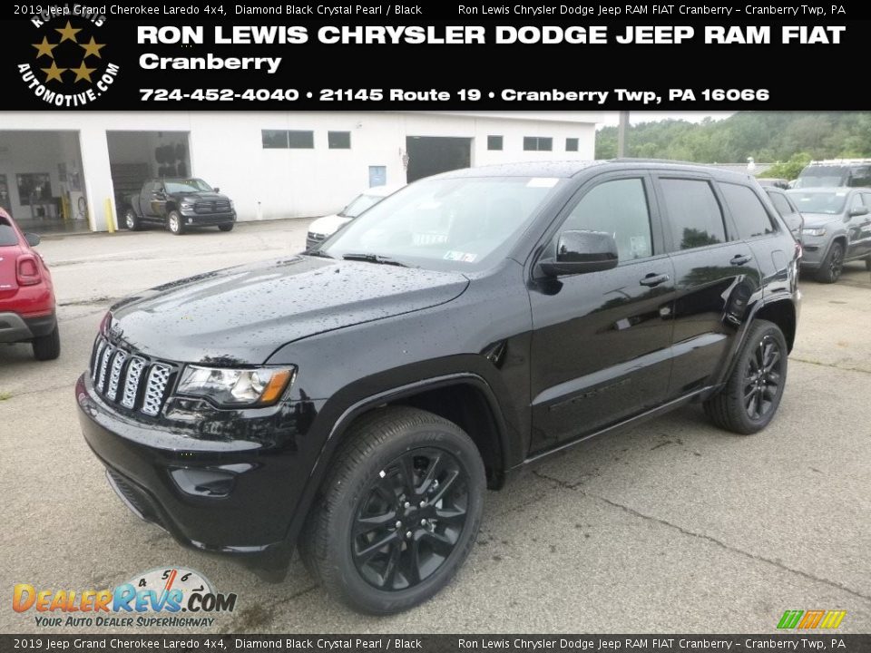 2019 Jeep Grand Cherokee Laredo 4x4 Diamond Black Crystal Pearl / Black Photo #1