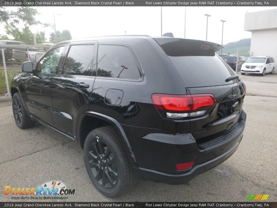 2019 Jeep Grand Cherokee Laredo 4x4 Diamond Black Crystal Pearl / Black Photo #3