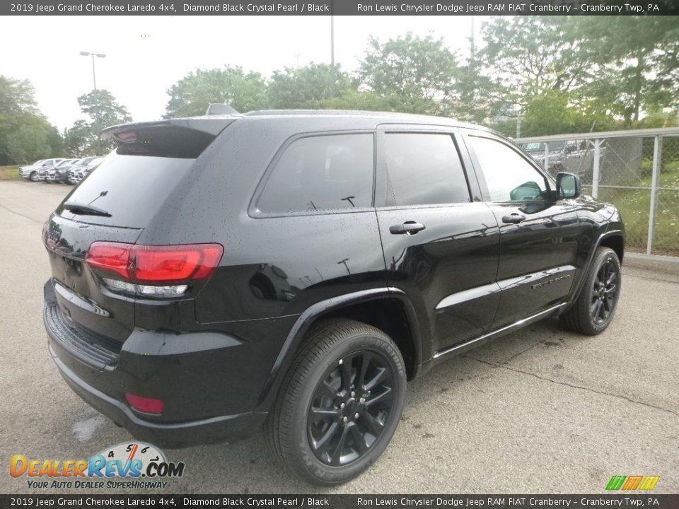 2019 Jeep Grand Cherokee Laredo 4x4 Diamond Black Crystal Pearl / Black Photo #5