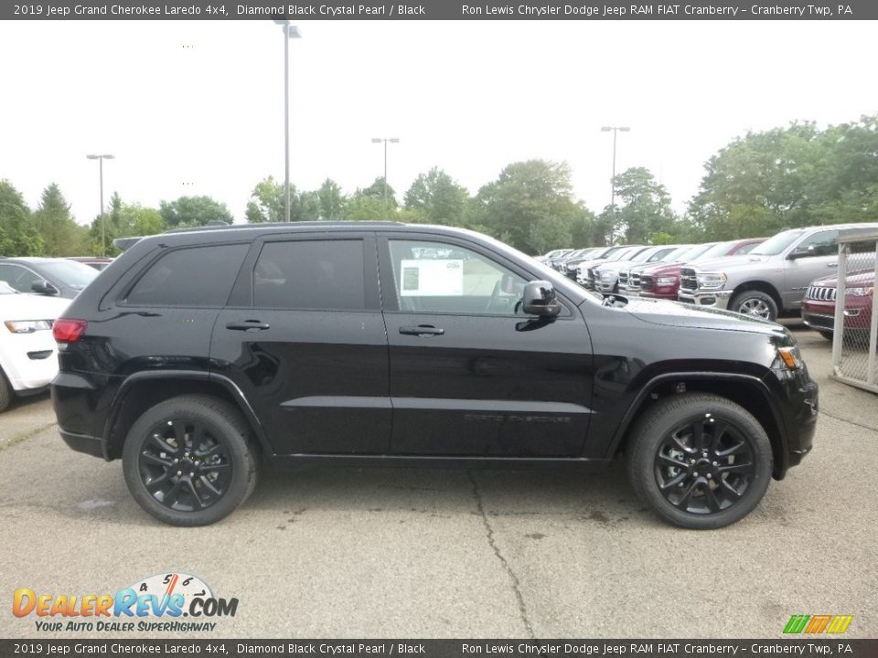 2019 Jeep Grand Cherokee Laredo 4x4 Diamond Black Crystal Pearl / Black Photo #6