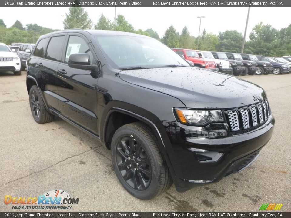 2019 Jeep Grand Cherokee Laredo 4x4 Diamond Black Crystal Pearl / Black Photo #7