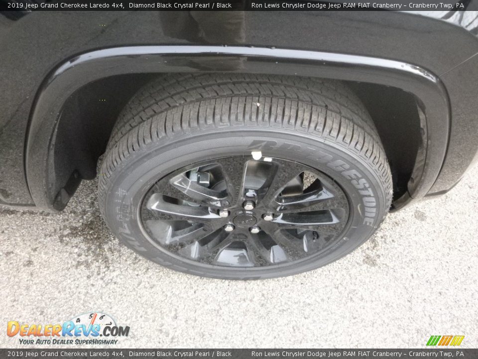2019 Jeep Grand Cherokee Laredo 4x4 Diamond Black Crystal Pearl / Black Photo #9