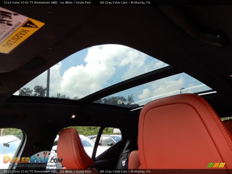 Sunroof of 2019 Volvo XC40 T5 Momentum AWD Photo #17