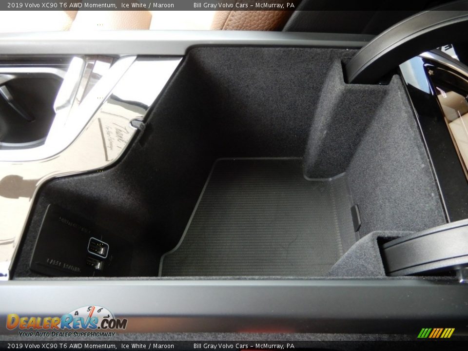 2019 Volvo XC90 T6 AWD Momentum Ice White / Maroon Photo #21