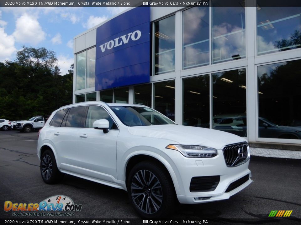 Front 3/4 View of 2020 Volvo XC90 T6 AWD Momentum Photo #1