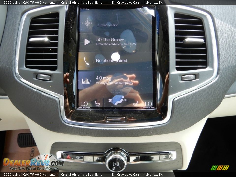 Controls of 2020 Volvo XC90 T6 AWD Momentum Photo #15