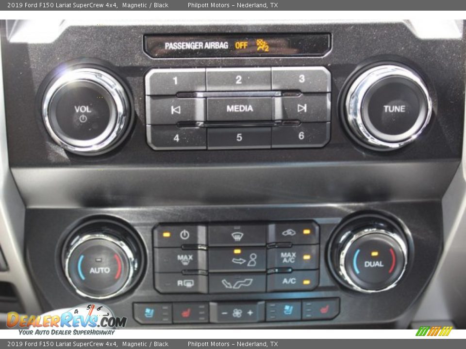 2019 Ford F150 Lariat SuperCrew 4x4 Magnetic / Black Photo #17