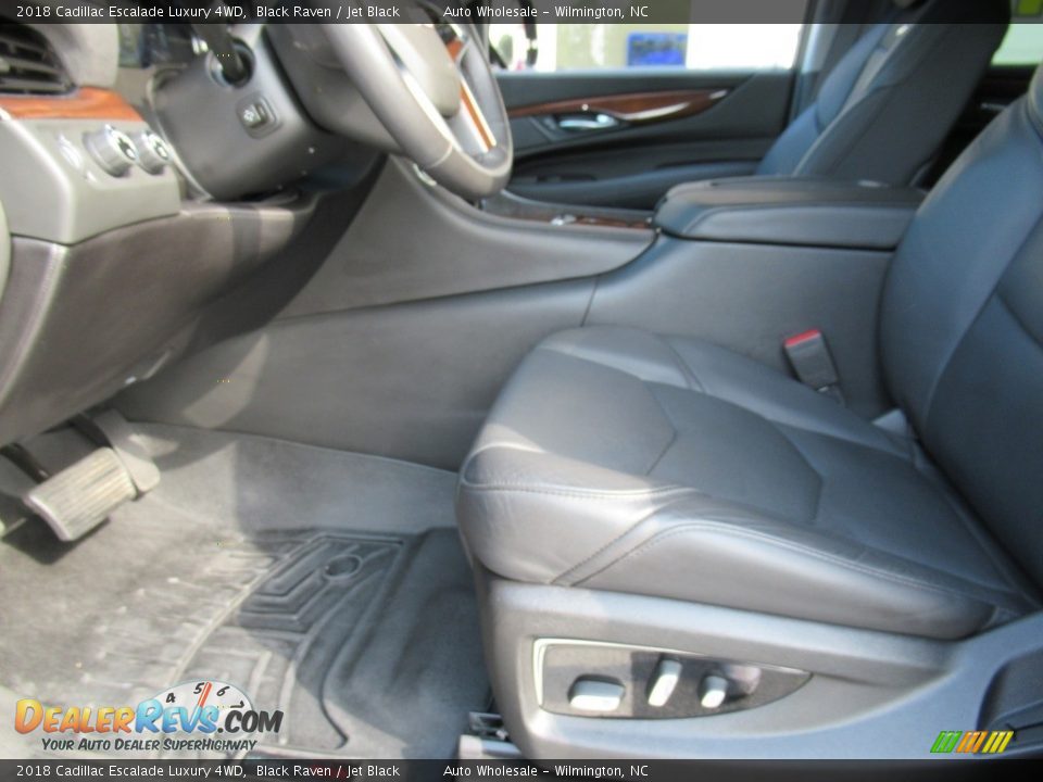 2018 Cadillac Escalade Luxury 4WD Black Raven / Jet Black Photo #10