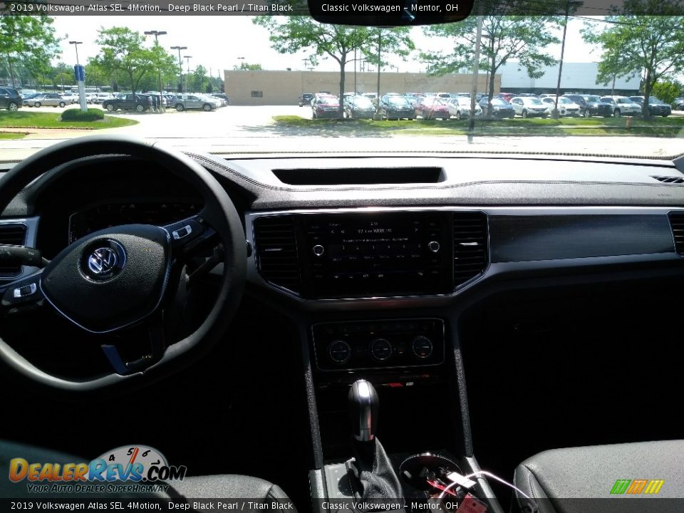 2019 Volkswagen Atlas SEL 4Motion Deep Black Pearl / Titan Black Photo #4