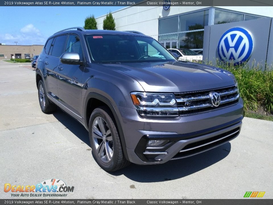 Front 3/4 View of 2019 Volkswagen Atlas SE R-Line 4Motion Photo #1