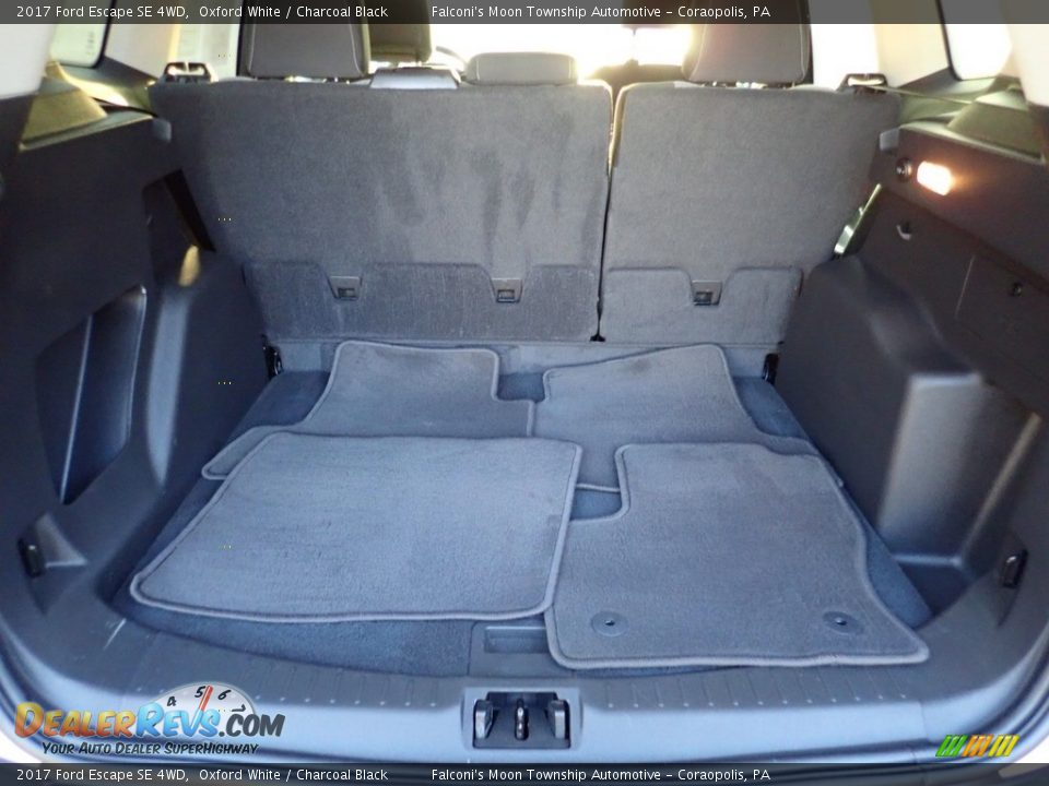 2017 Ford Escape SE 4WD Oxford White / Charcoal Black Photo #4