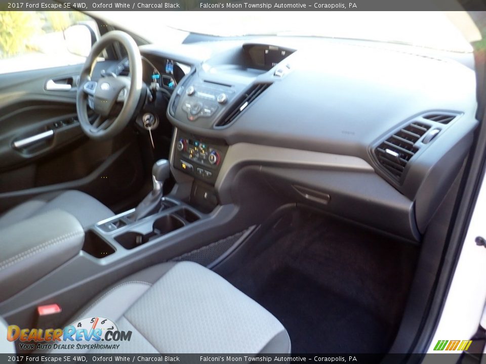 2017 Ford Escape SE 4WD Oxford White / Charcoal Black Photo #12