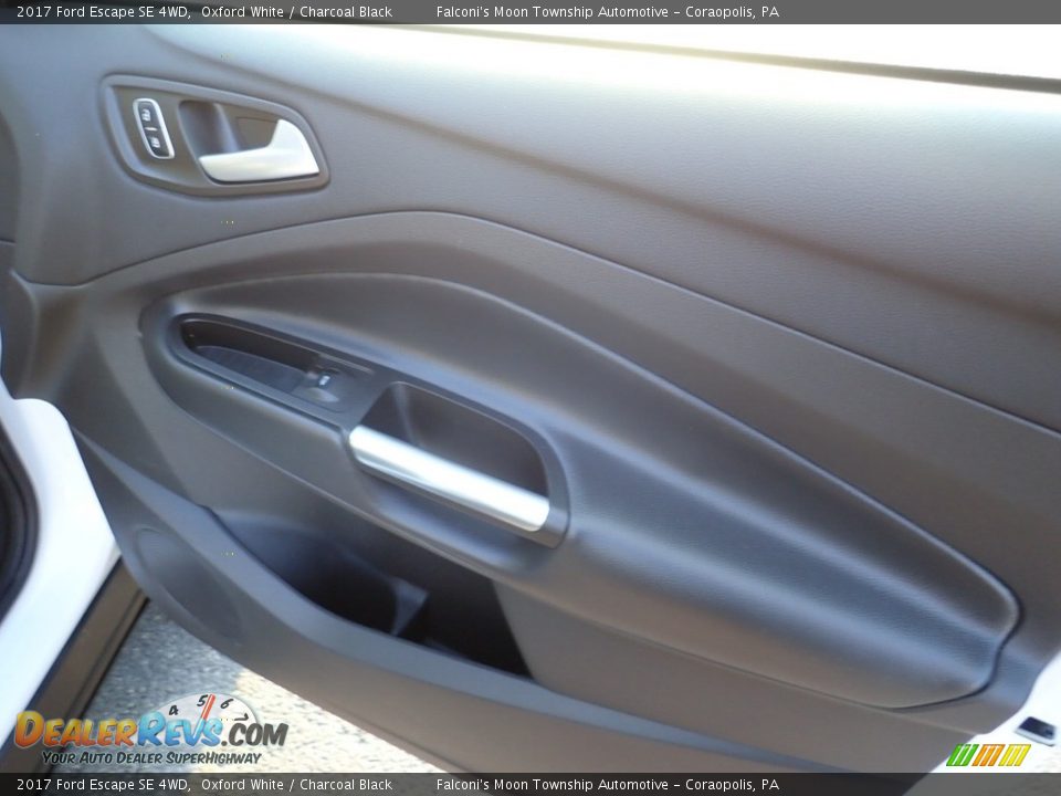 2017 Ford Escape SE 4WD Oxford White / Charcoal Black Photo #13