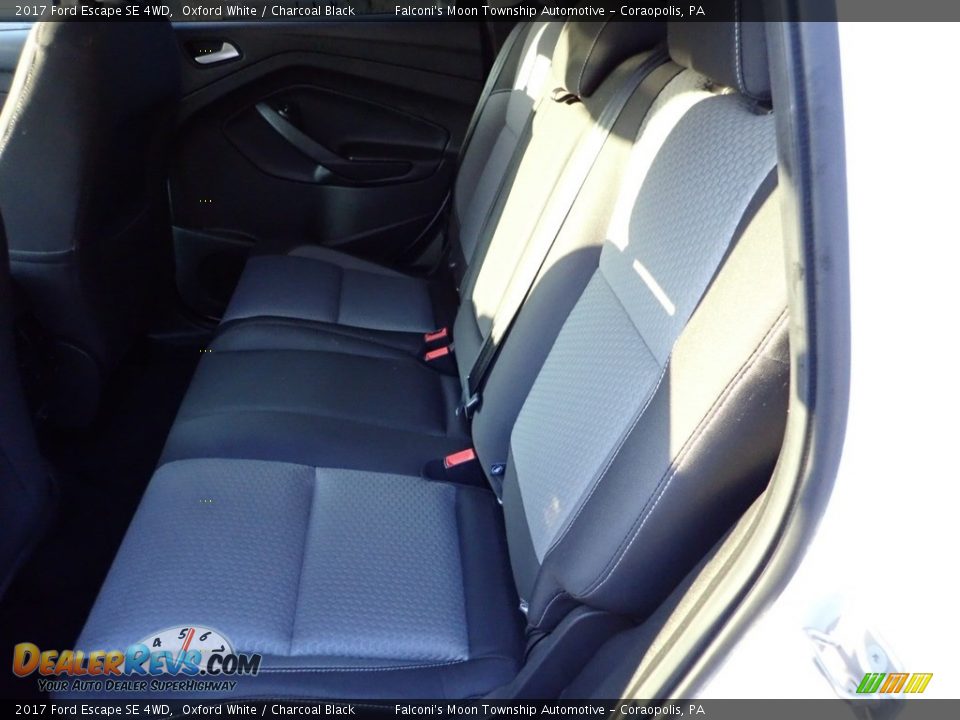 2017 Ford Escape SE 4WD Oxford White / Charcoal Black Photo #16
