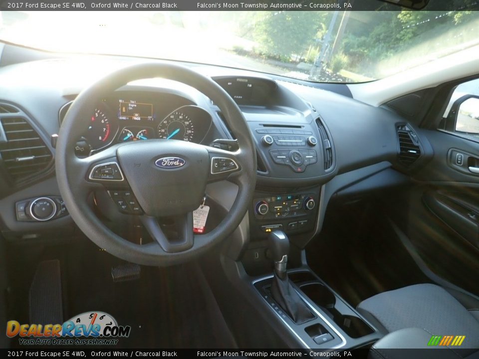2017 Ford Escape SE 4WD Oxford White / Charcoal Black Photo #17