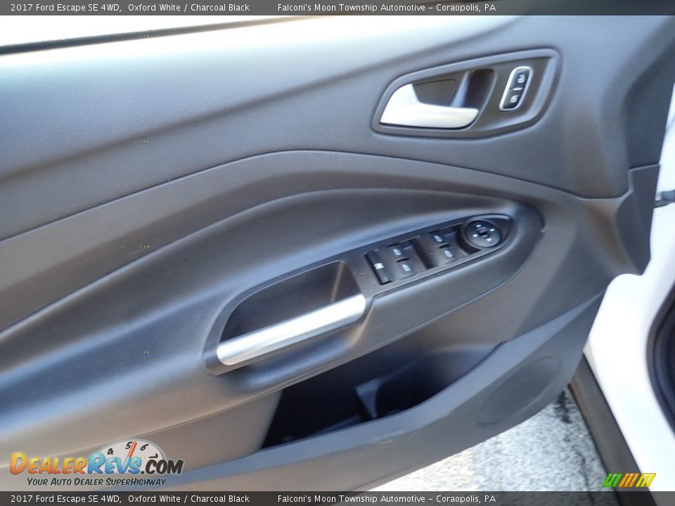 2017 Ford Escape SE 4WD Oxford White / Charcoal Black Photo #19