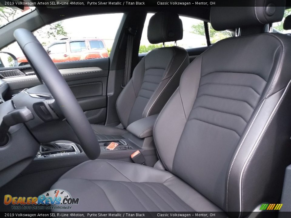 Front Seat of 2019 Volkswagen Arteon SEL R-Line 4Motion Photo #3