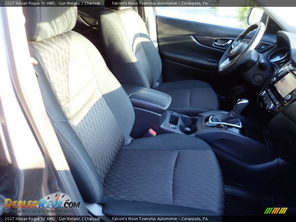 2017 Nissan Rogue SV AWD Gun Metallic / Charcoal Photo #11