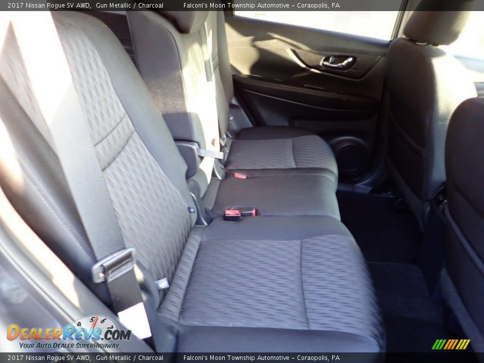 2017 Nissan Rogue SV AWD Gun Metallic / Charcoal Photo #14