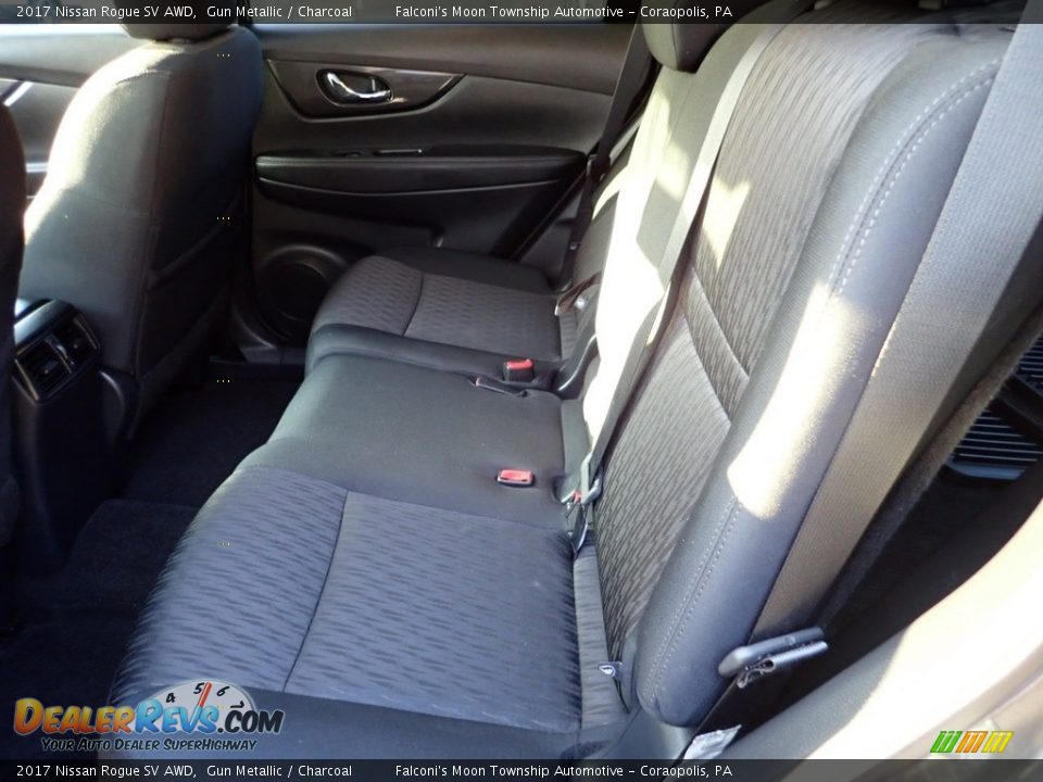 2017 Nissan Rogue SV AWD Gun Metallic / Charcoal Photo #16