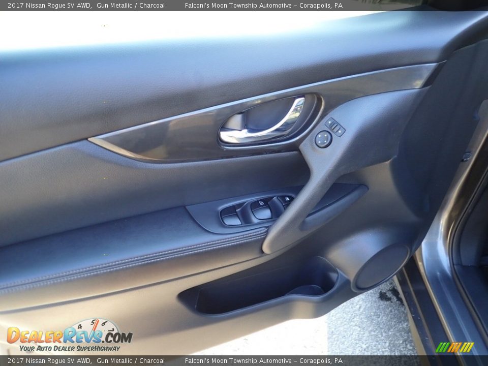 2017 Nissan Rogue SV AWD Gun Metallic / Charcoal Photo #18